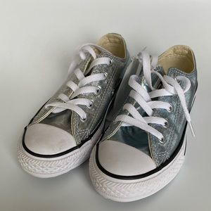 Kids converse